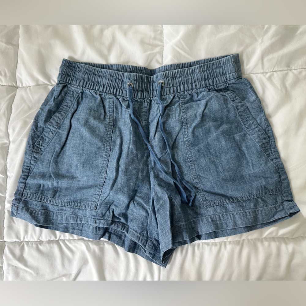 Gap Light Denim Color Cotton Shorts Size Small